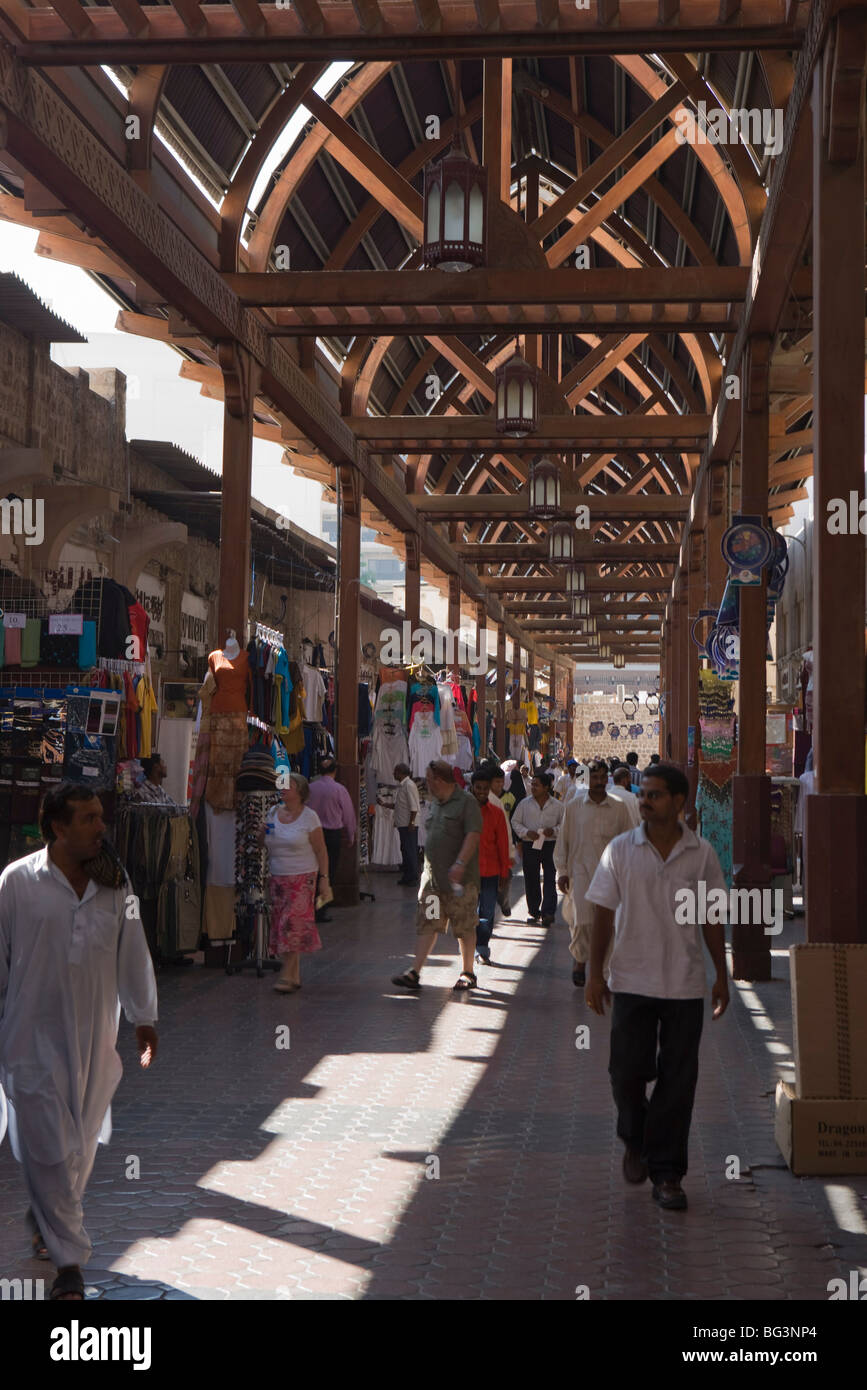 Shoppers in Bur Dubai souk, Dubai, United Arab Emirates, Middle East Stock Photo