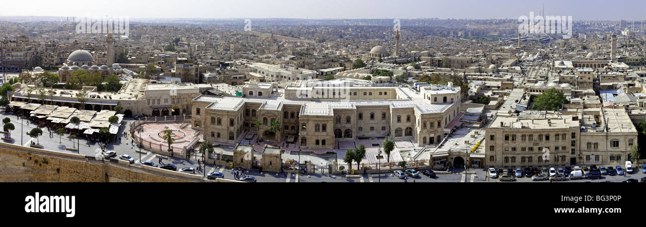 Middle East 1950-1955: Syria View of the city of Aleppo with the citadel  above Date: 1950 Location: Aleppo, Syria Keywords: fortresses, landscapes,  panoramas Stock Photo - Alamy