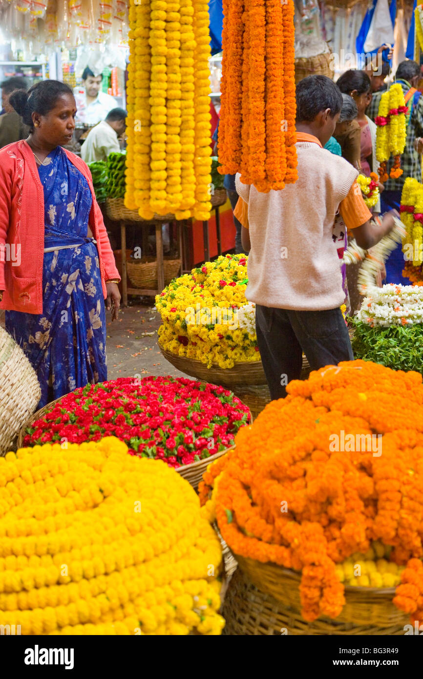 Flower garland sellers, City market, Bangaluru (Bangalore), Karnataka