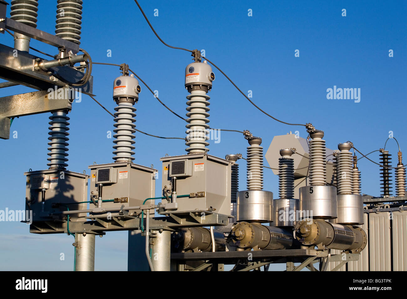 Details in high energy electrical transmission wires Stock Photo Alamy
