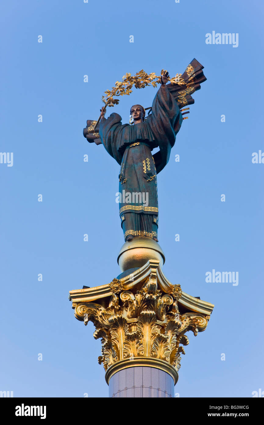 Statue in Independence Square (Maidan Nezalezhnosti), the symbol of