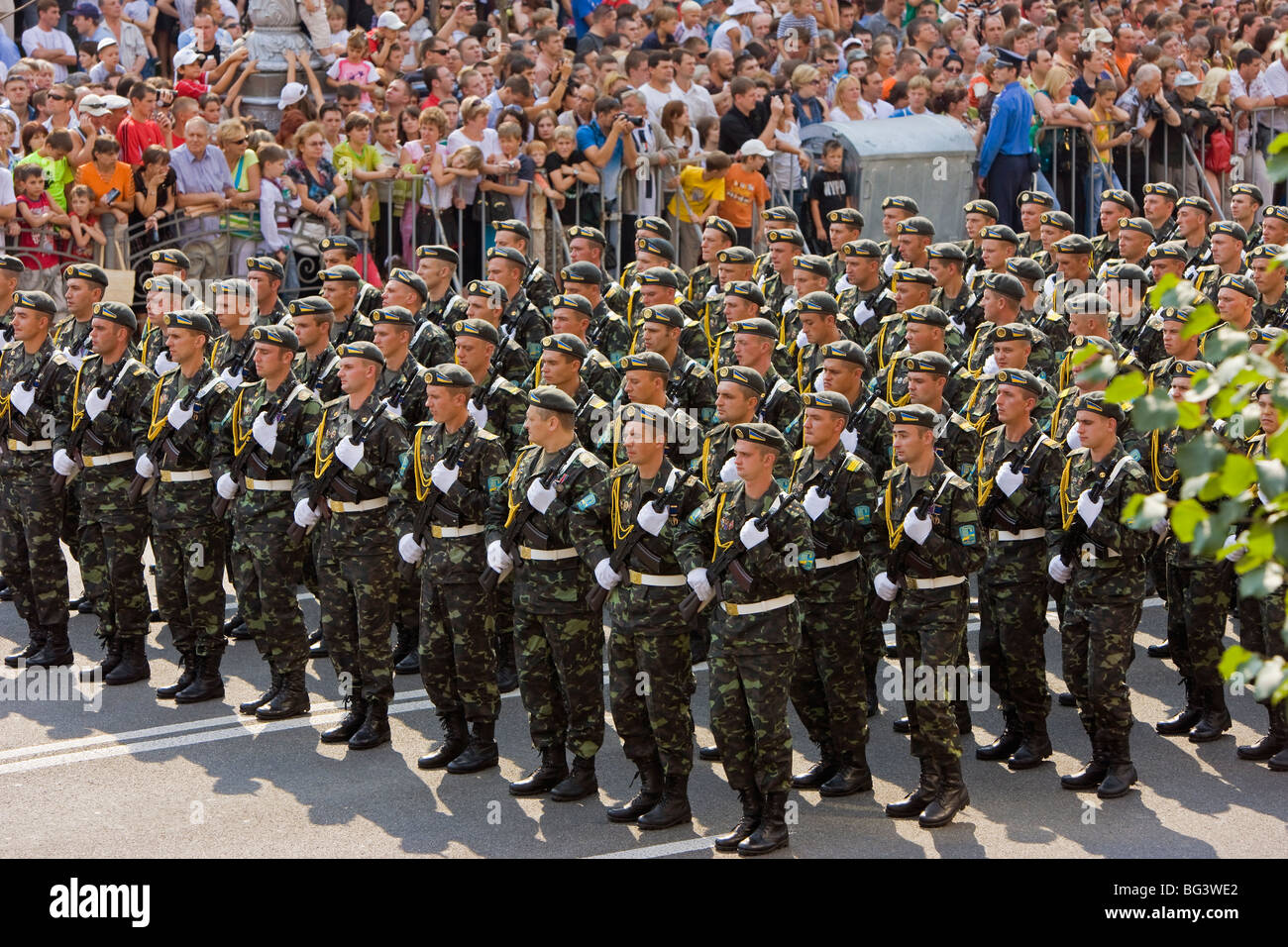 Annual Independence Day parade along Khreshchatyk Street and Maidan Nezalezhnosti (Independence Square), Kiev, Ukraine, Europe Stock Photo