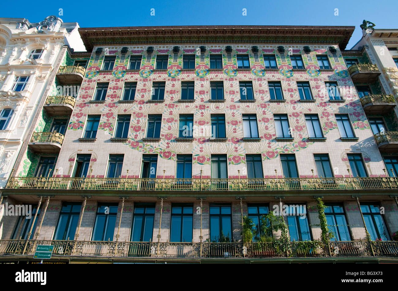 Jugendstilhaus an der Wienzeile, Wien, Österreich | art nouveau building on Wienzeile, Vienna, Austria  Stock Photo