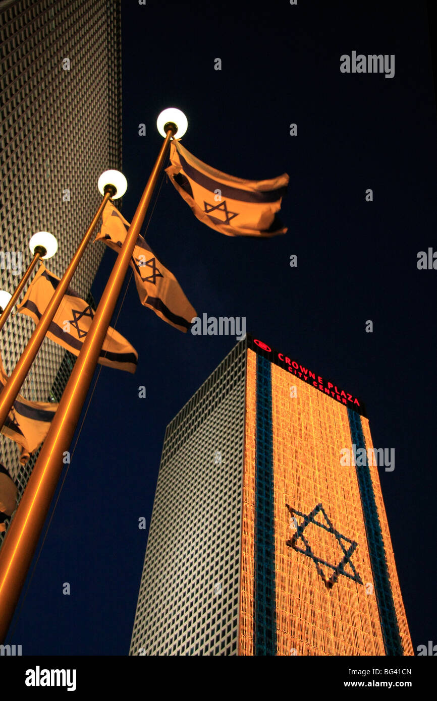 Israel, Tel Aviv, an illuminated Israeli flag at Azrieli Center on Independence day Stock Photo