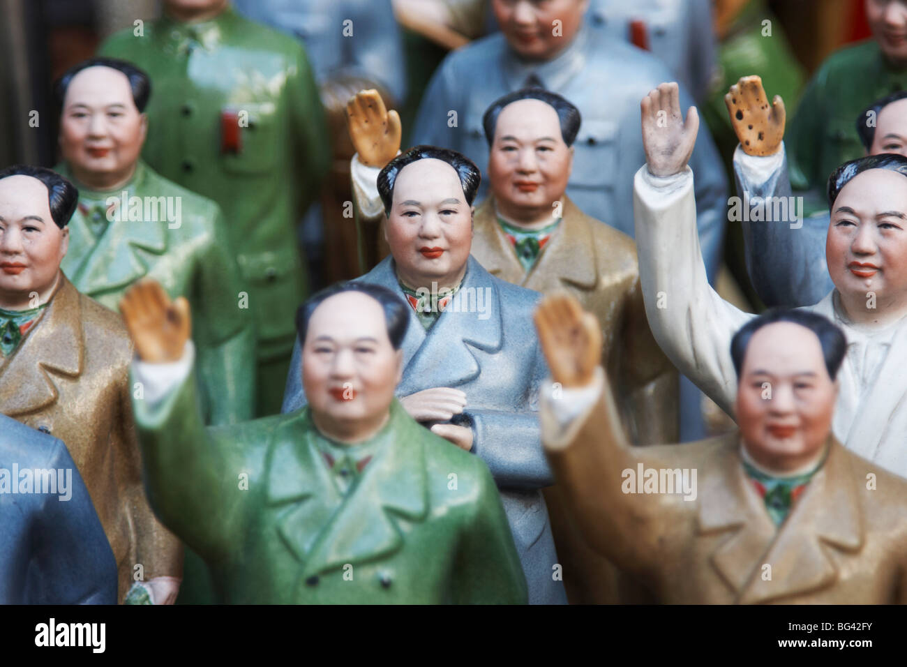 Figurines of Chairman Mao at antiques shop, Sheung Wan, Hong Kong Island, Hong Kong, China, Asia Stock Photo