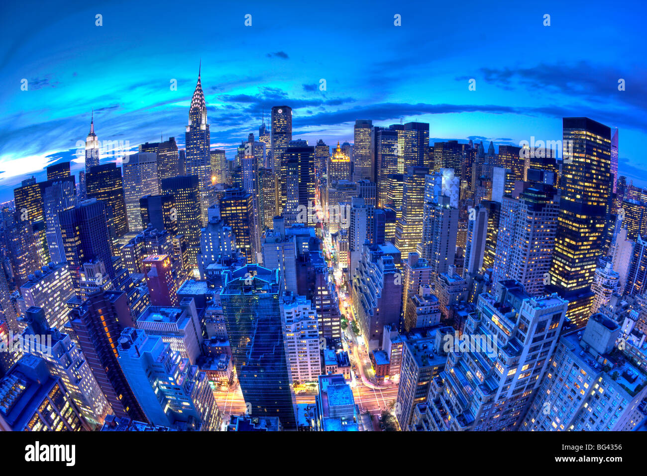 New york skyline night chrysler hi-res stock photography and images - Alamy