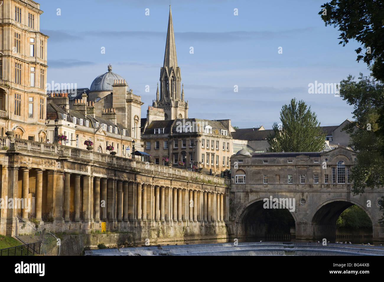 England, Somerset, Bath, River Avon and Pulteney Bridge Stock Photo
