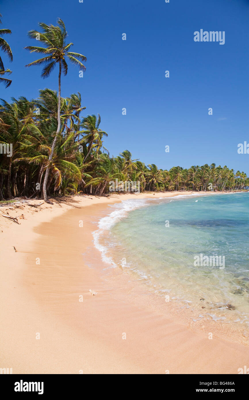 Nicaragua, Corn Islands, Little Corn Island, Beach near Garret Point