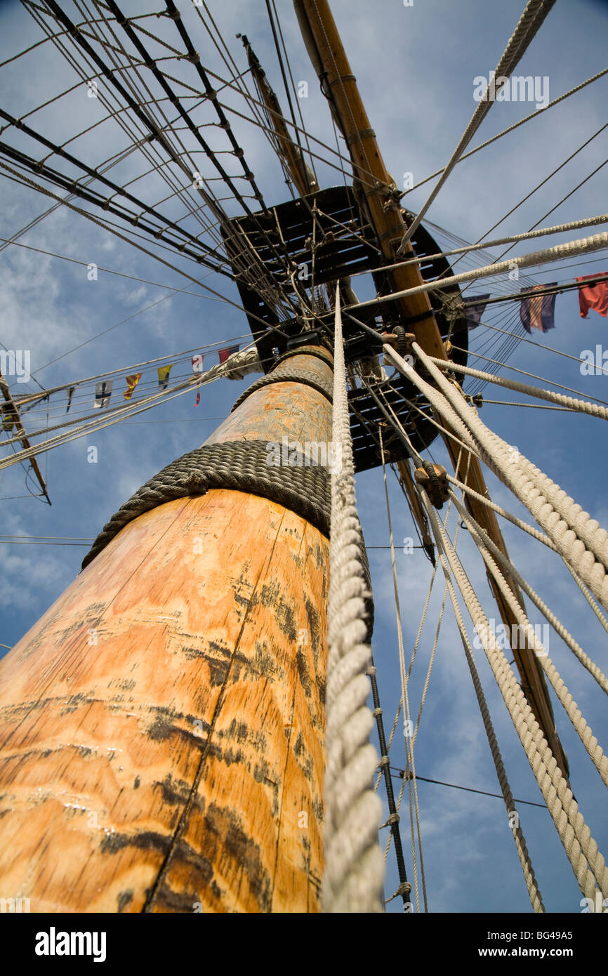 18th century ship mast hi-res stock photography and images - Alamy