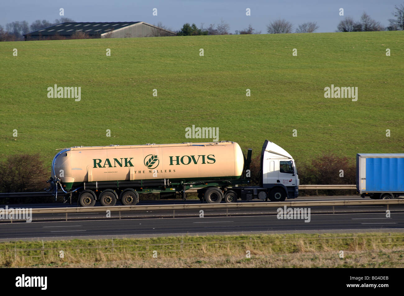 Rank Hovis flour tanker lorry on M40 motorway Warwickshire England UK Stock Photo