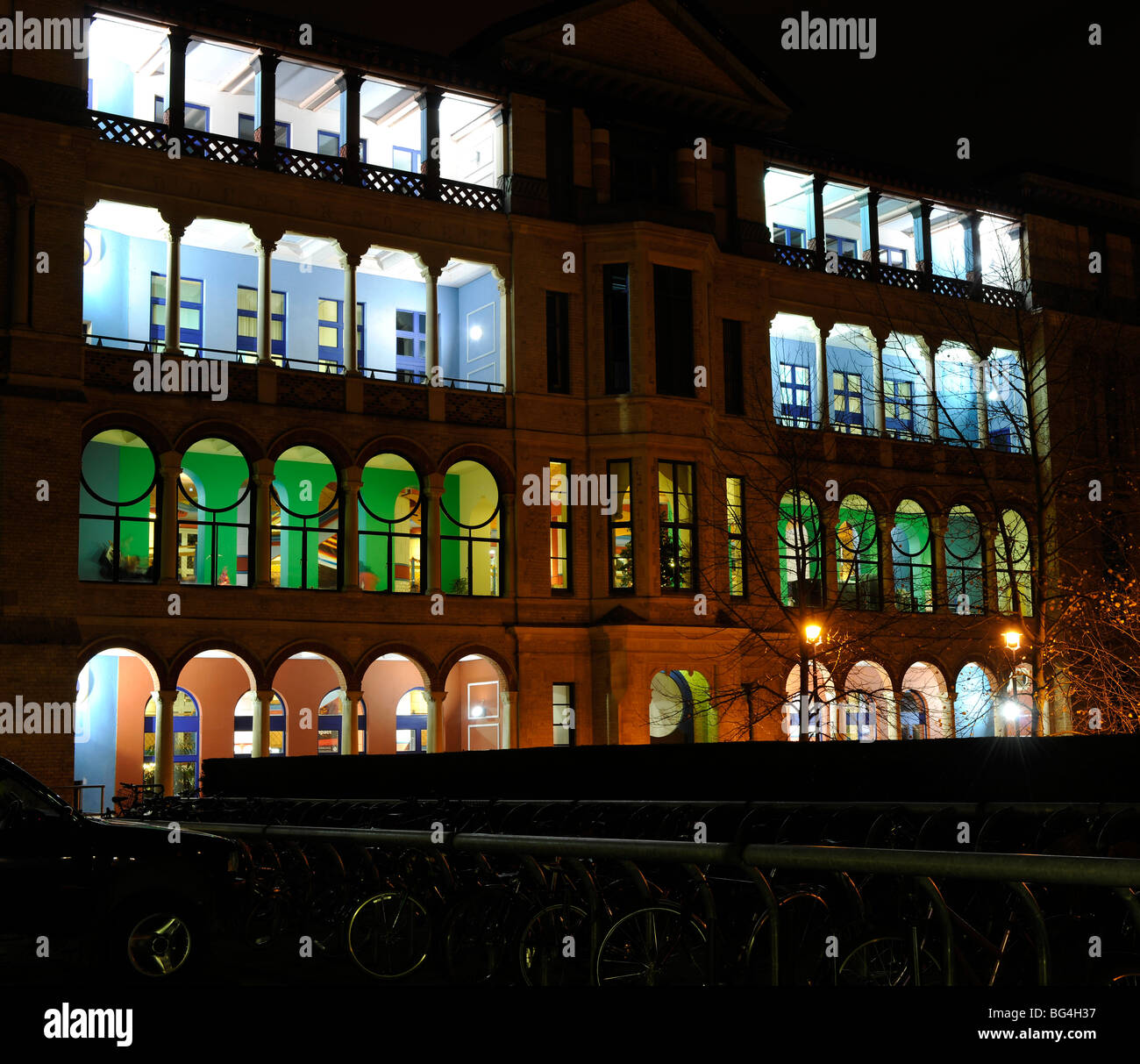 Night photograph of the Judge Business School, Trumpington Street, Cambridge, England, UK. Stock Photo