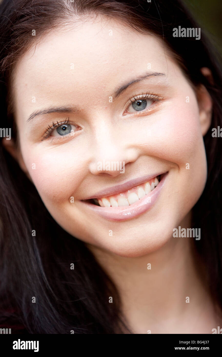 Pretty young woman brunette hi-res stock photography and images - Alamy