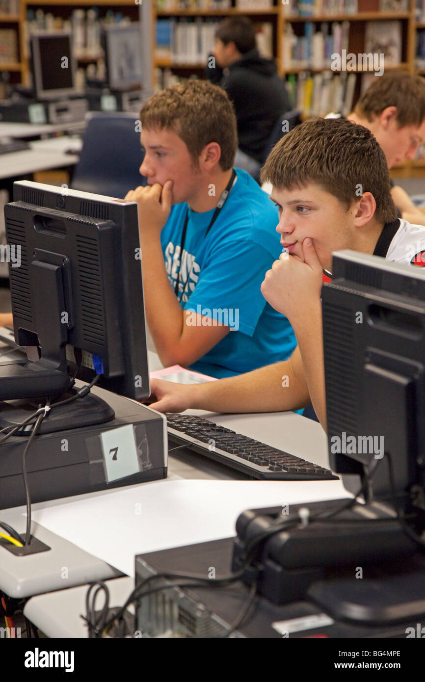 St. Clair Shores, Michigan - Students in the media center (library) at Lake Shore High School. Stock Photo