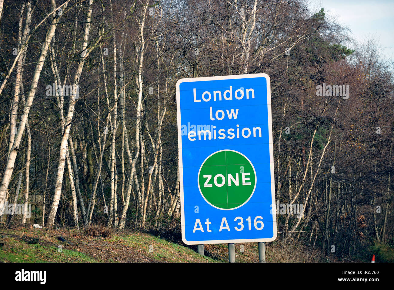 London Low emission zone motorway warning sighn Stock Photo