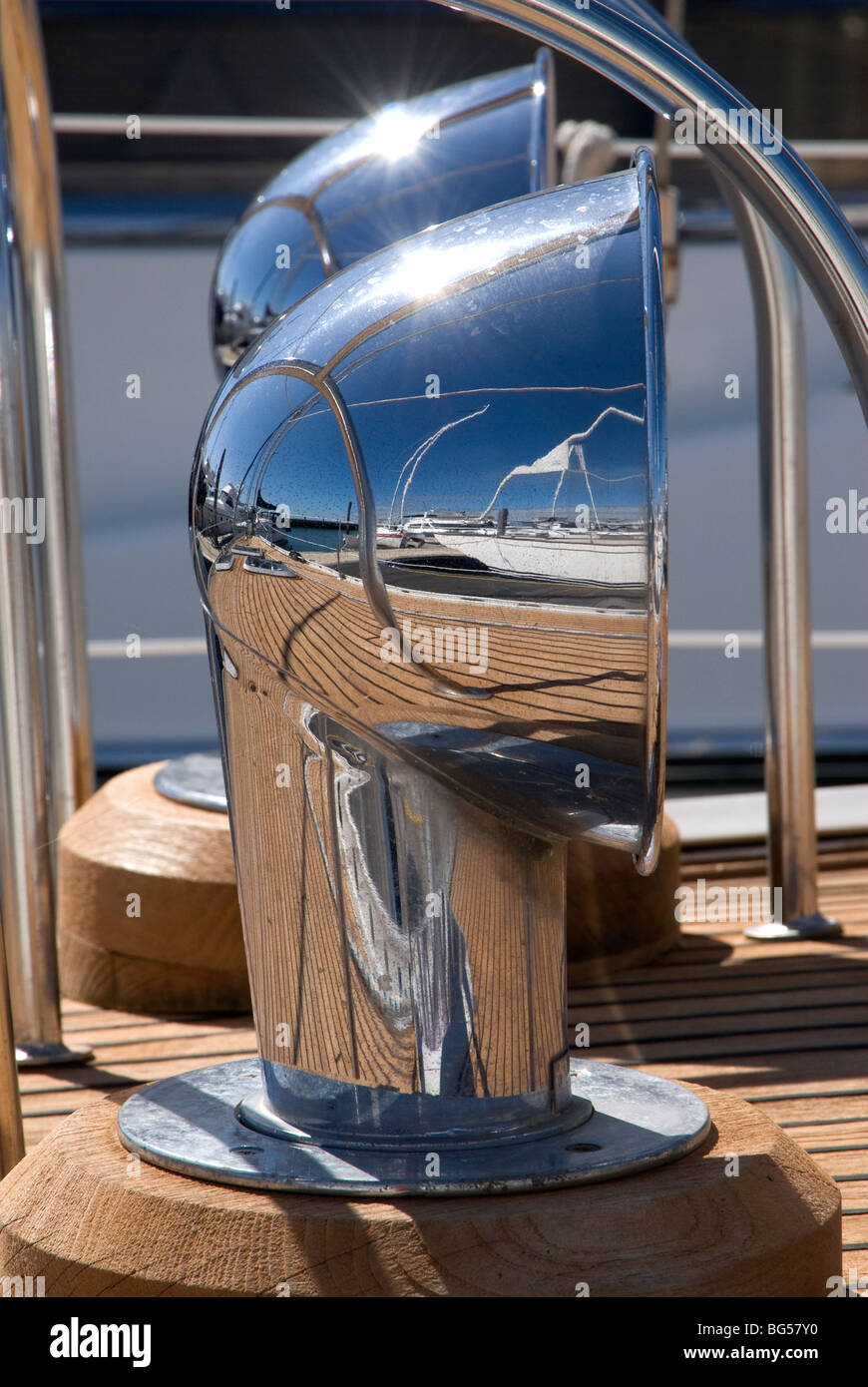 Boat ventilation hires stock photography and images Alamy