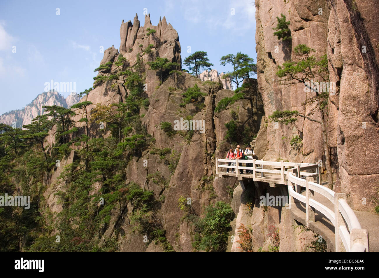 Steps leading along the granite peaks of Huang Shan,  Anhui province. China Stock Photo