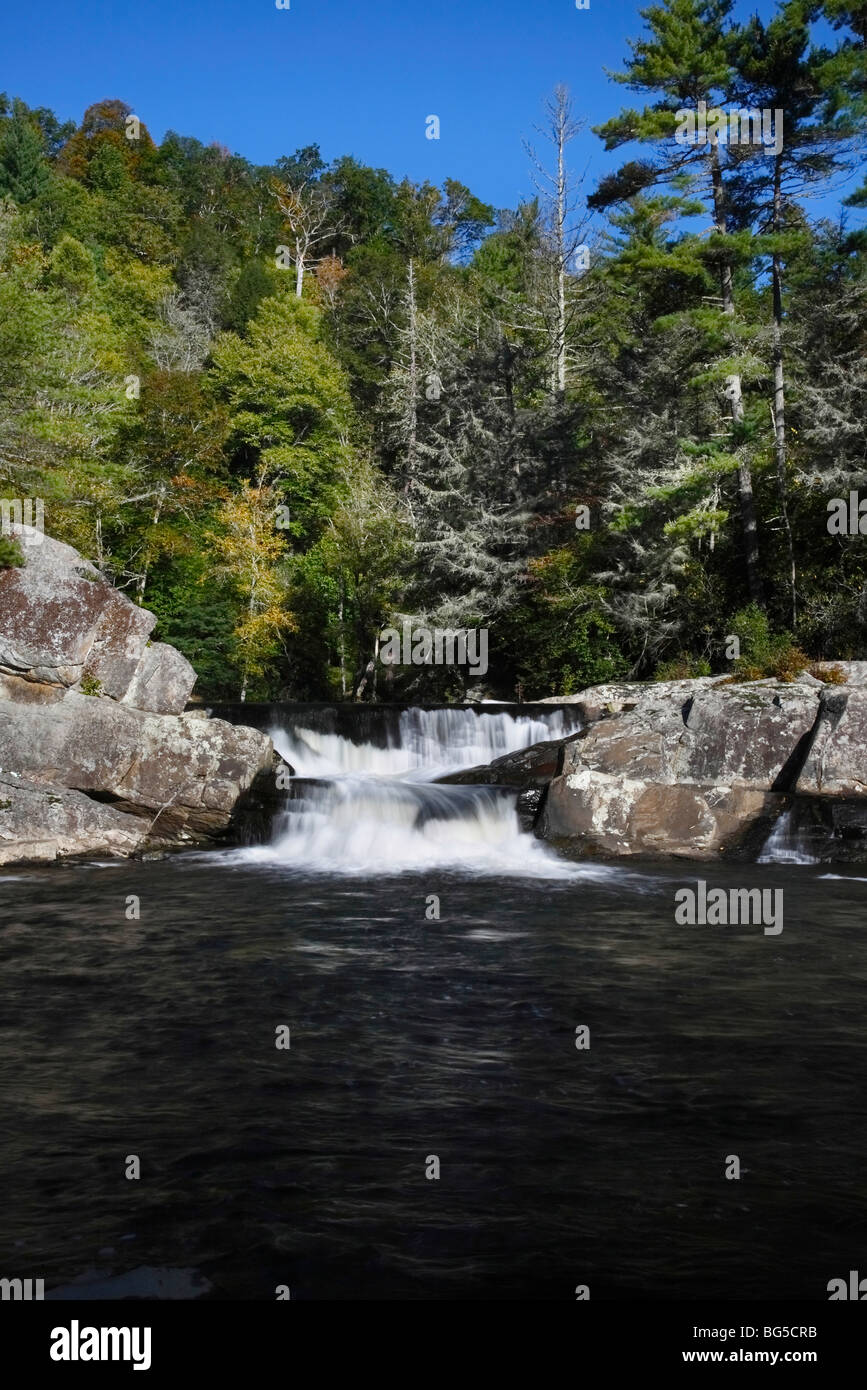 Small waterfalls wallpaper hi-res stock photography and images - Alamy