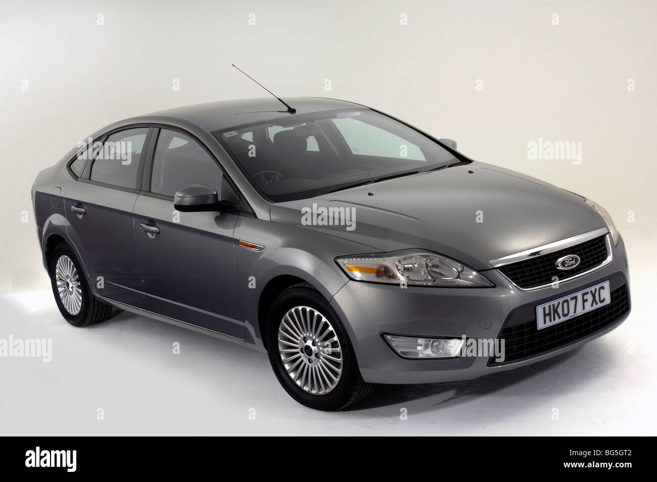 Ford mondeo hi-res stock photography and images - Alamy