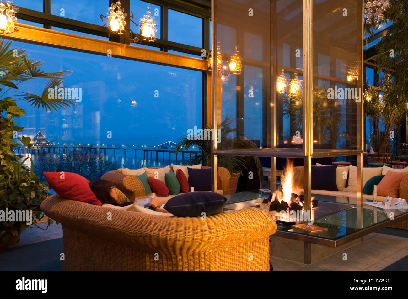 Dämmerung, Wintergarten, Lesecafe, Hotel Maritim, Heringsdorf, Insel Usedom, Mecklenburg-Vorpommern, Deutschland | dusk, winter Stock Photo