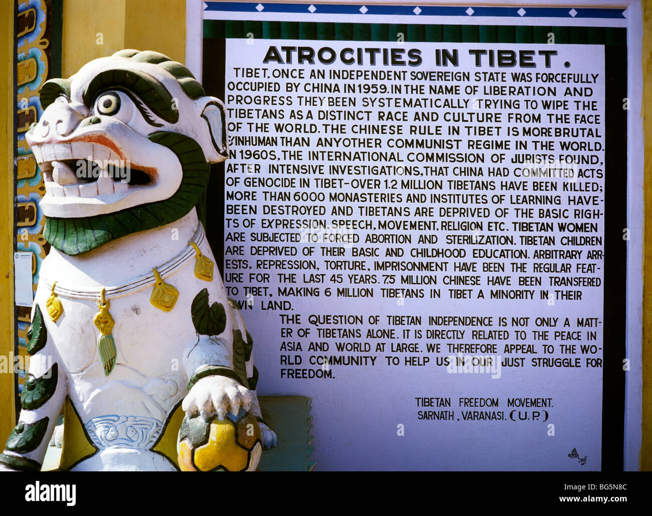 India, Sarnath, Tibetan Buddhist Monastery, notice detailing atrocities in Tibet Stock Photo