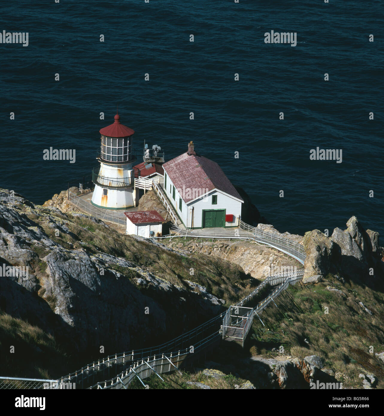 CALIFORNIA - Point Reyes Lighthouse overlooking the Pacific Ocean on ...