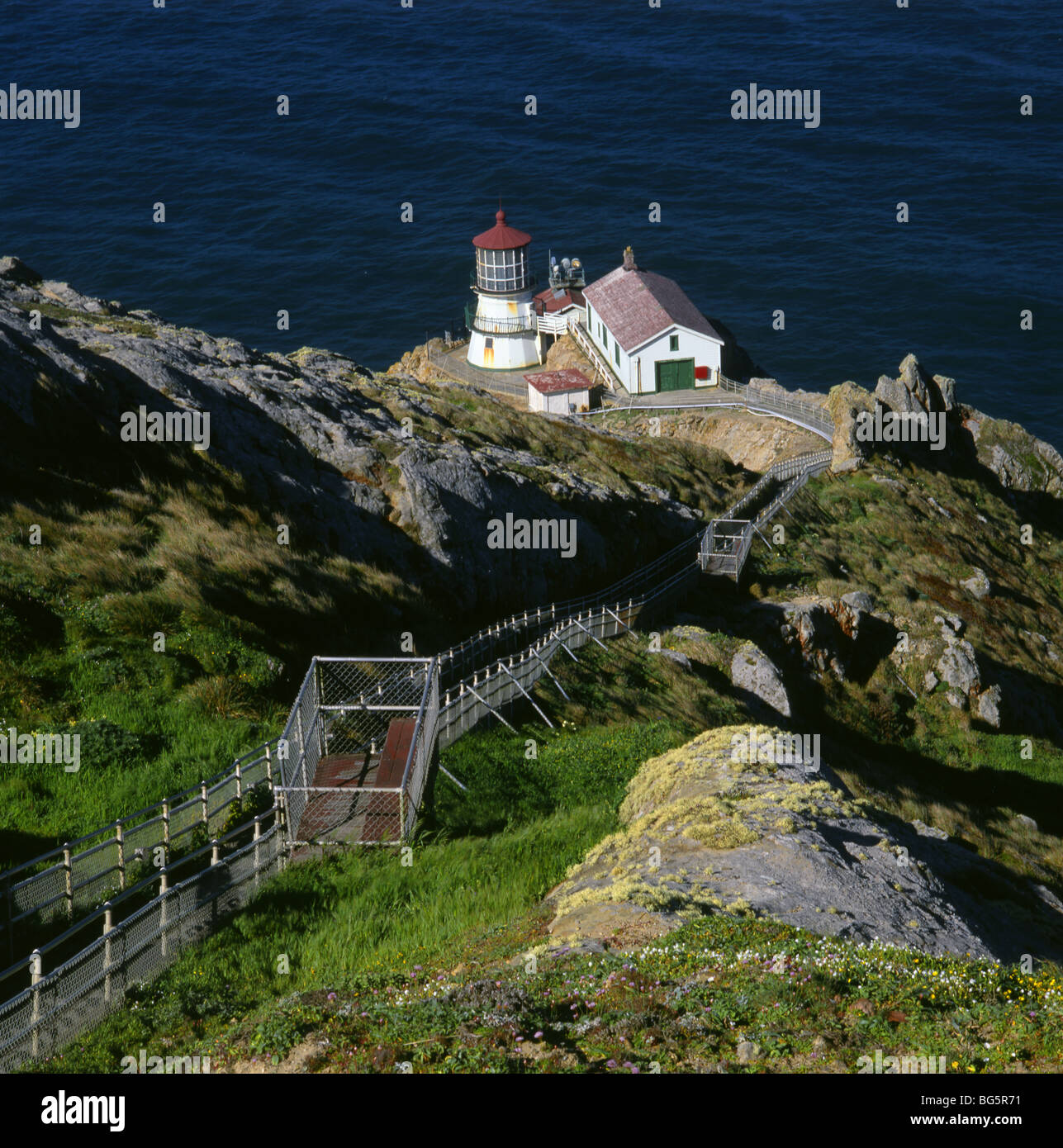 CALIFORNIA - Point Reyes Lighthouse overlooking the Pacific Ocean on ...