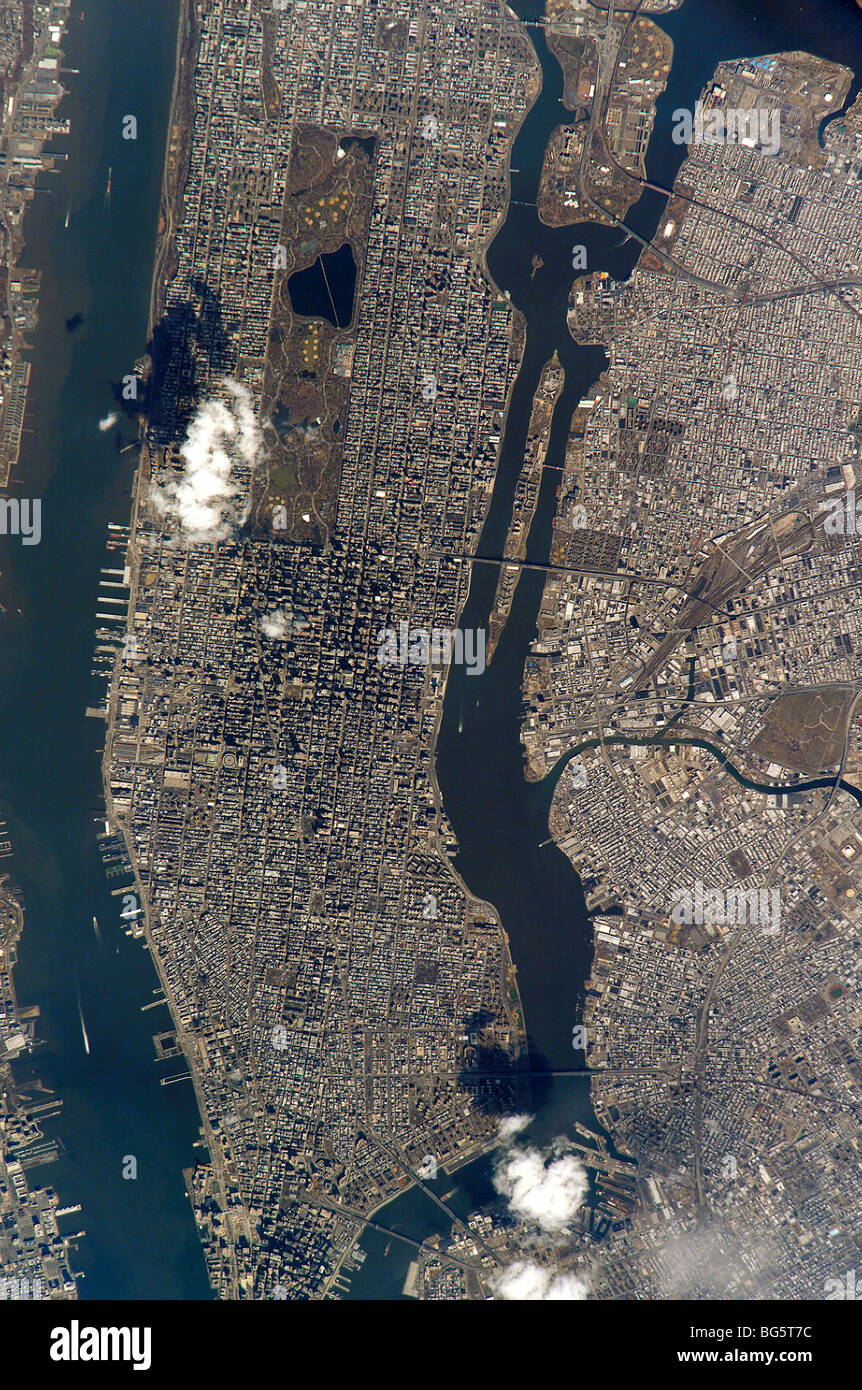 The island of manhattan as seen from space Stock Photo Alamy