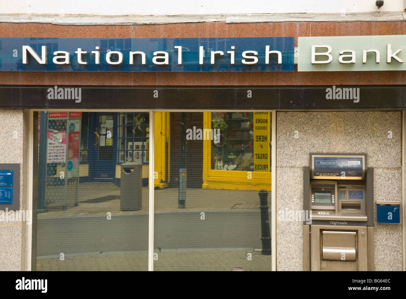 Bank of ireland atm hi-res stock photography and images - Alamy