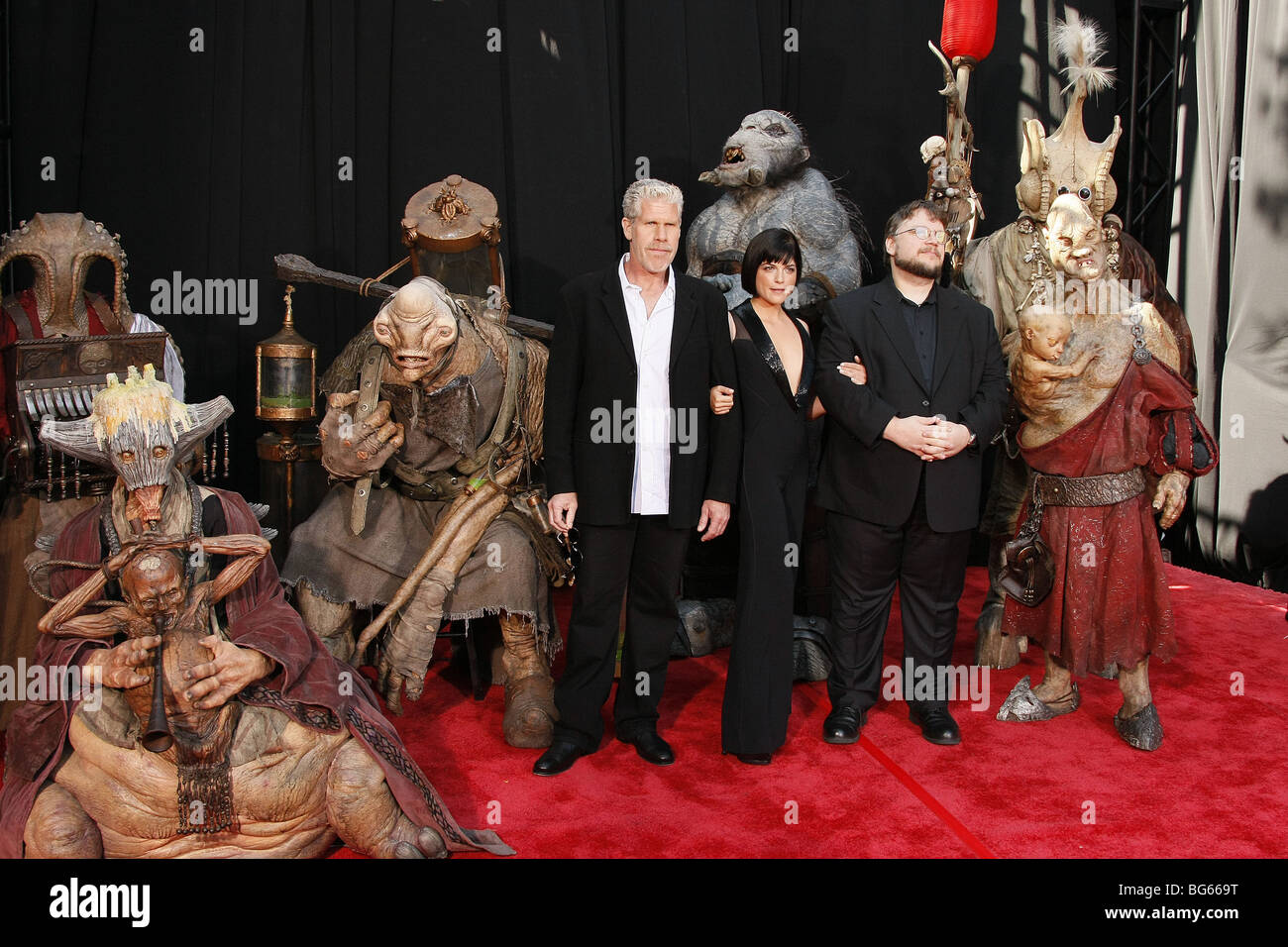 Ron perlman selma blair guil 2008 hellboy ii hi-res stock photography