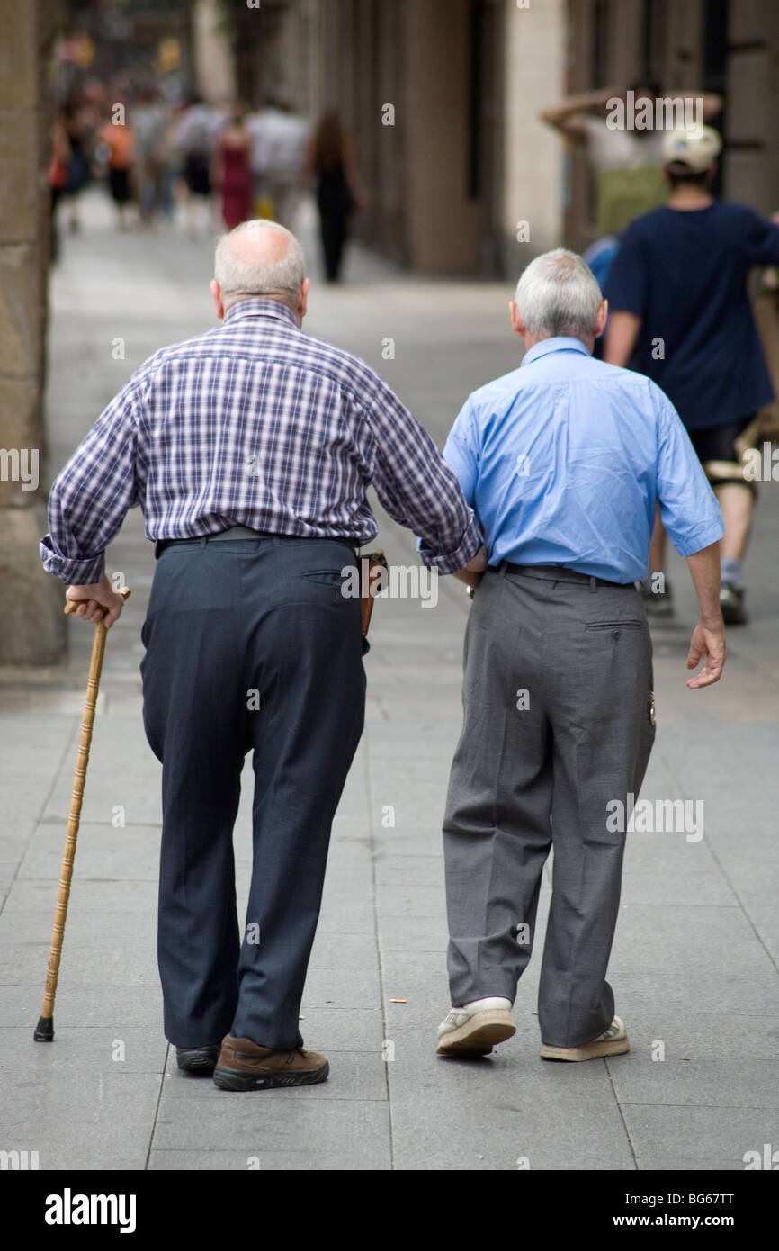 Two Old Men Arm In Arm On A Backstreet Barcelona Catalonia Spain Stock Photo Alamy Two Old Men Arm In Arm On A Backstreet Barcelona Catalonia Spain Stock Photo Alamy