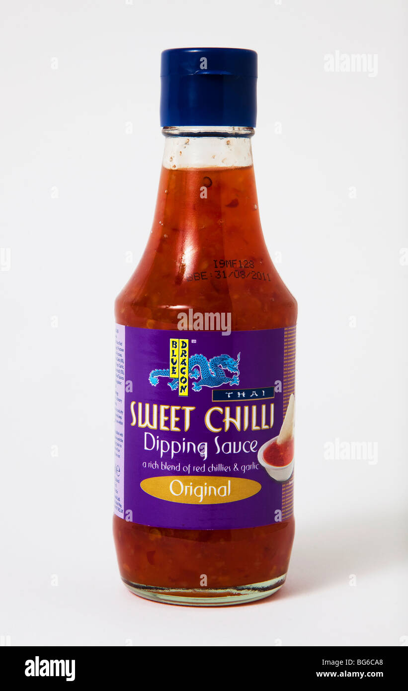 bottle thai sweet chilli dipping sauce 'blue dragon' Stock Photo