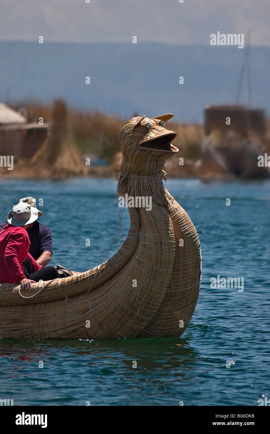 Titicaca Reed Raft Tourists on boat made of reed, Lake Titicaca, Peru Stock Photo - Alamy