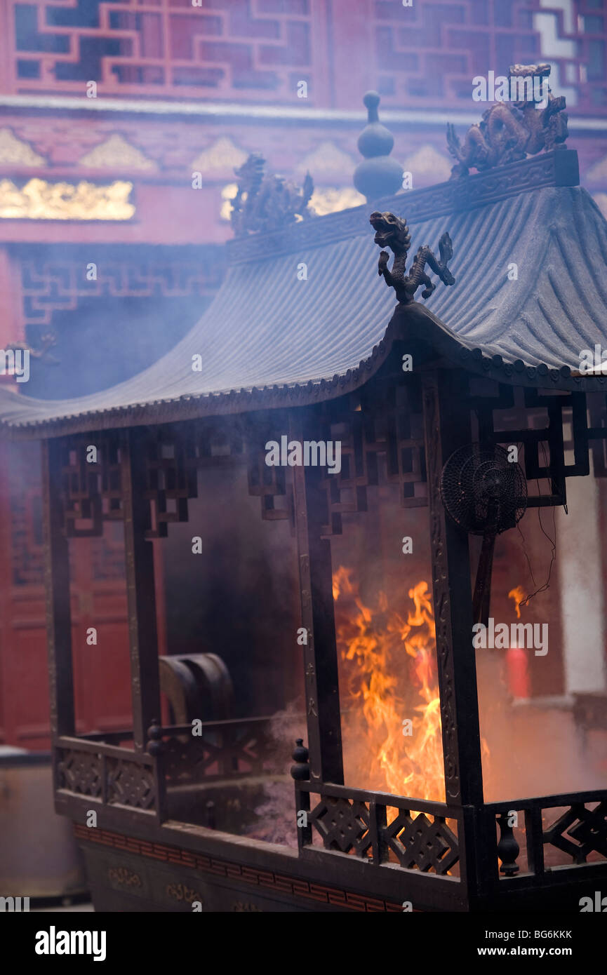 Baiyunguan Temple, Shanghai, China Stock Photo - Alamy