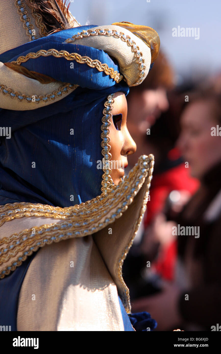 Carnaval de Venecia.chica mujer traje verde y máscara, Venecia Veneto  Italia Europa Vertical-Venice 90883 Fotografía de stock - Alamy