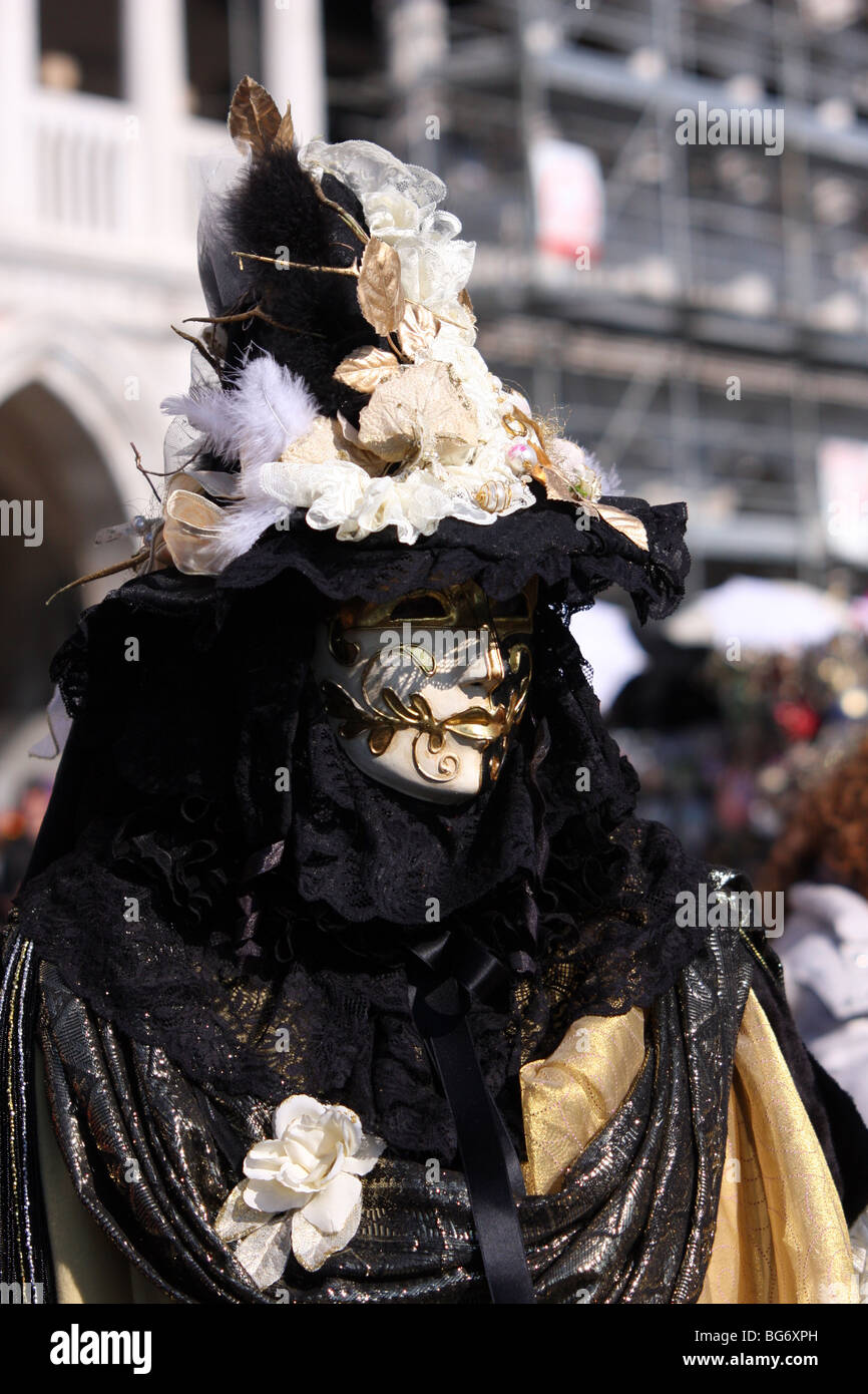 Venetian dress hi-res stock photography and images - Alamy