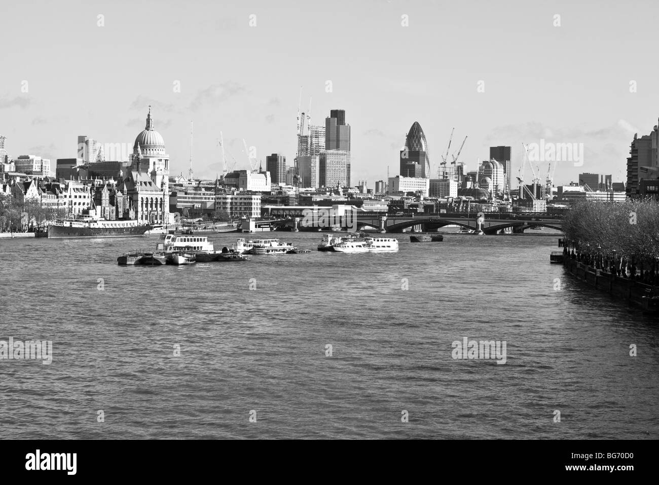 London skyline tower block Black and White Stock Photos & Images - Alamy