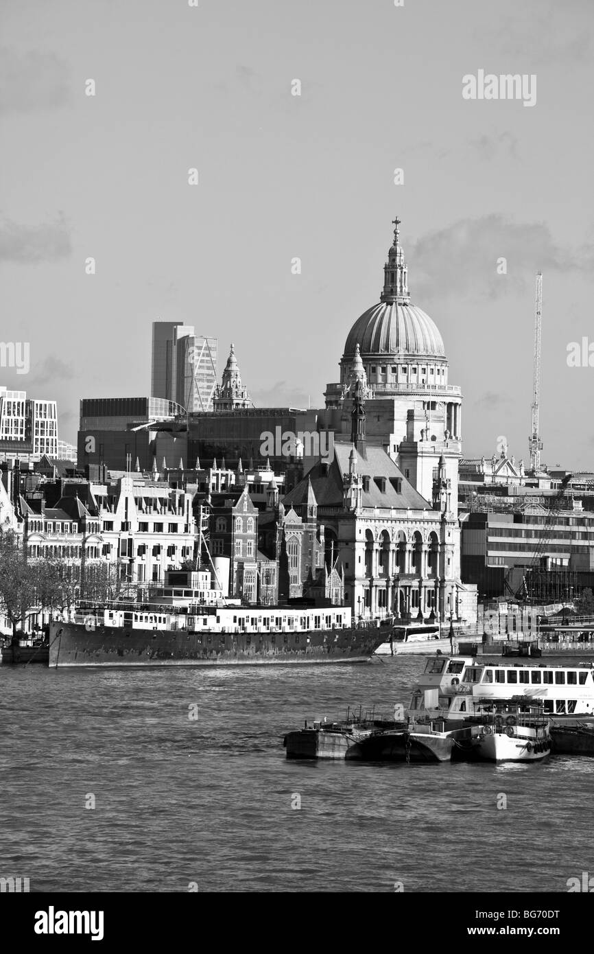 City of London in black and white Stock Photo - Alamy
