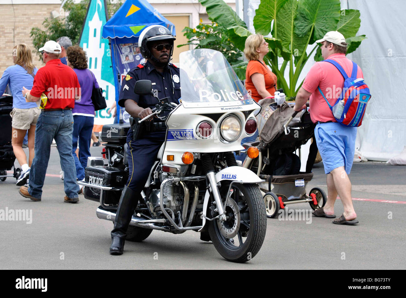 American cop on motorcycle hi-res stock photography and images - Alamy