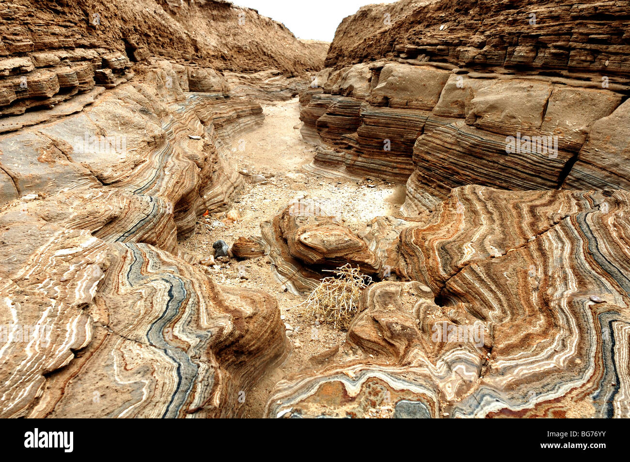 Israel, Negev, sediment layers in a dry riverbed Stock Photo