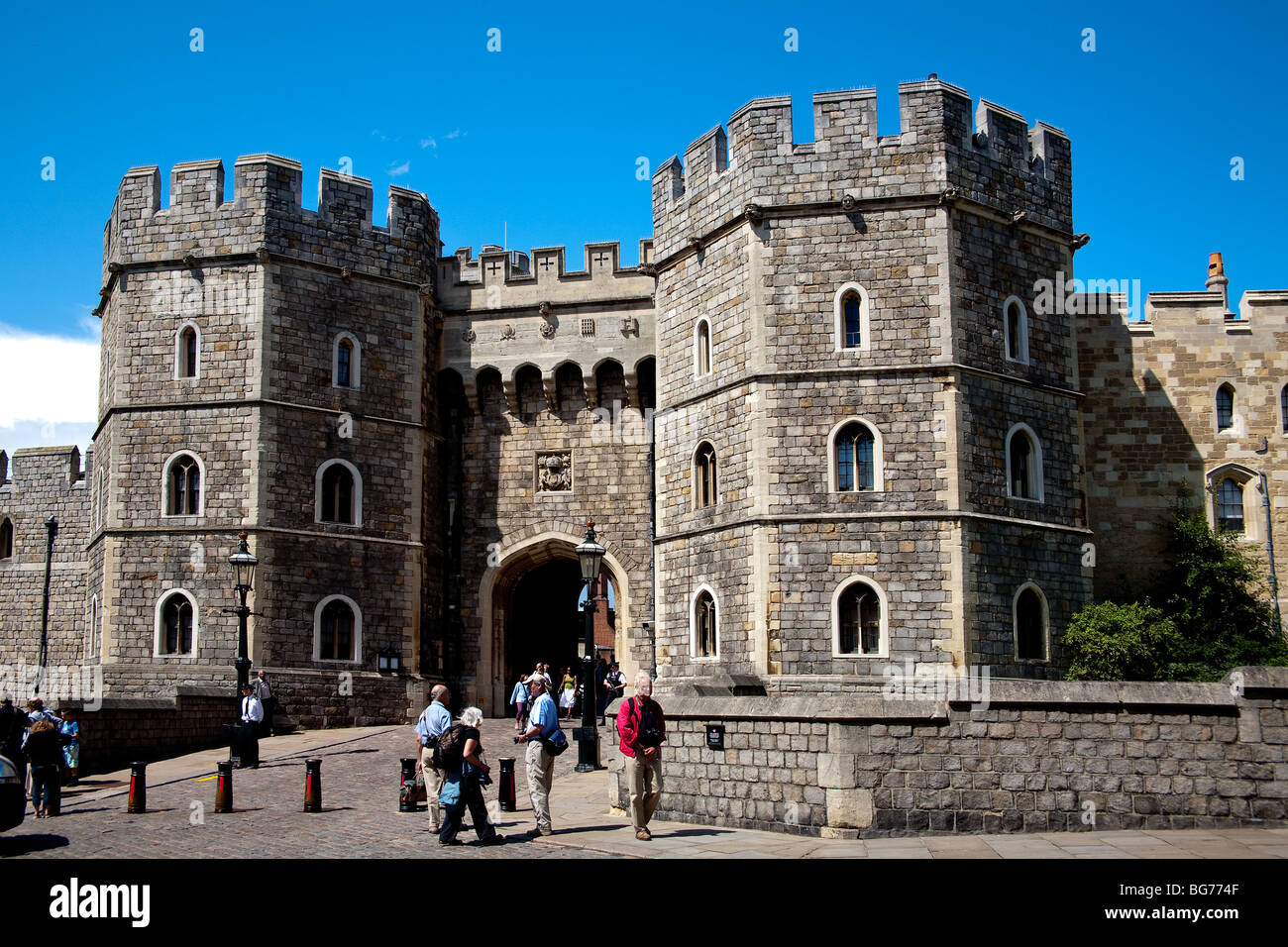 Windsor Castle main public entrance, King Henry VIII 8th Gate. Windsor ,  Berkshire, England Stock Photo - Alamy