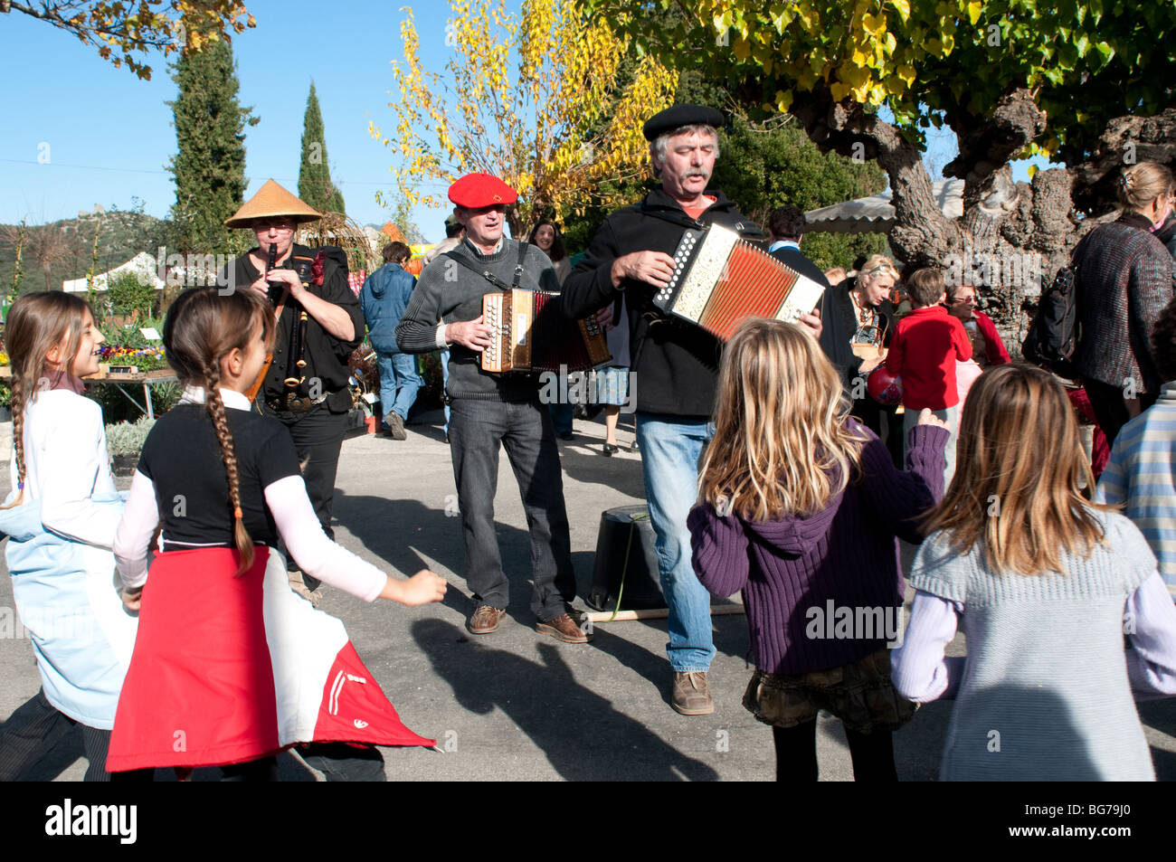Children playing fair good hi-res stock photography and images - Alamy
