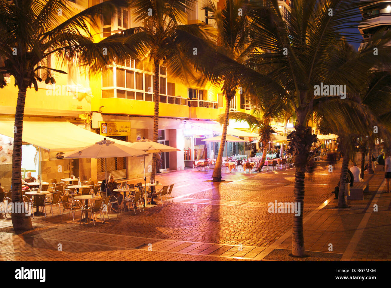 Restaurants overlooking Las Canteras beach in Las Palmas on Gran Canaria in  The Canary islands Stock Photo - Alamy