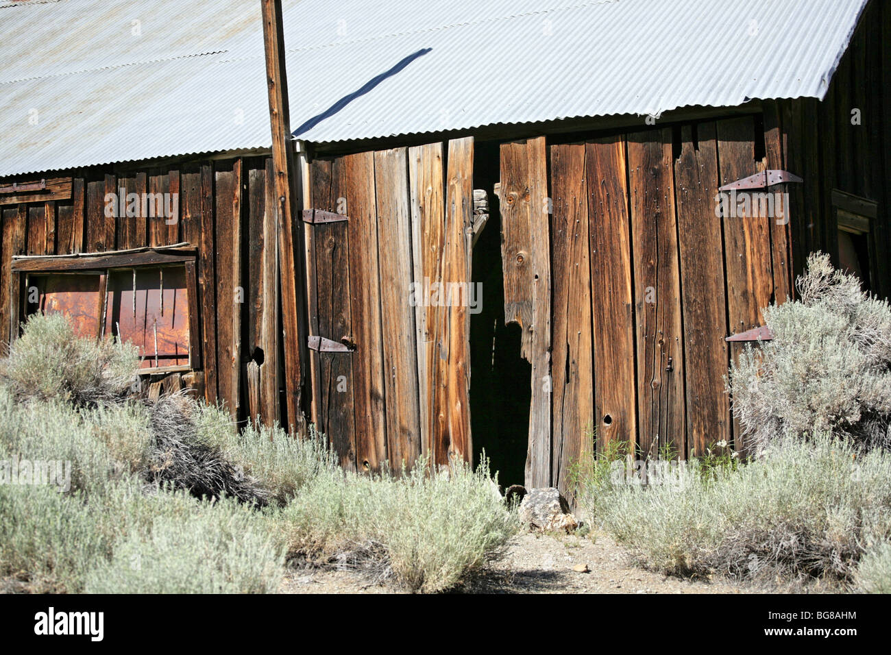 Run Down Structures Run down structure hi-res stock photography and images - Alamy