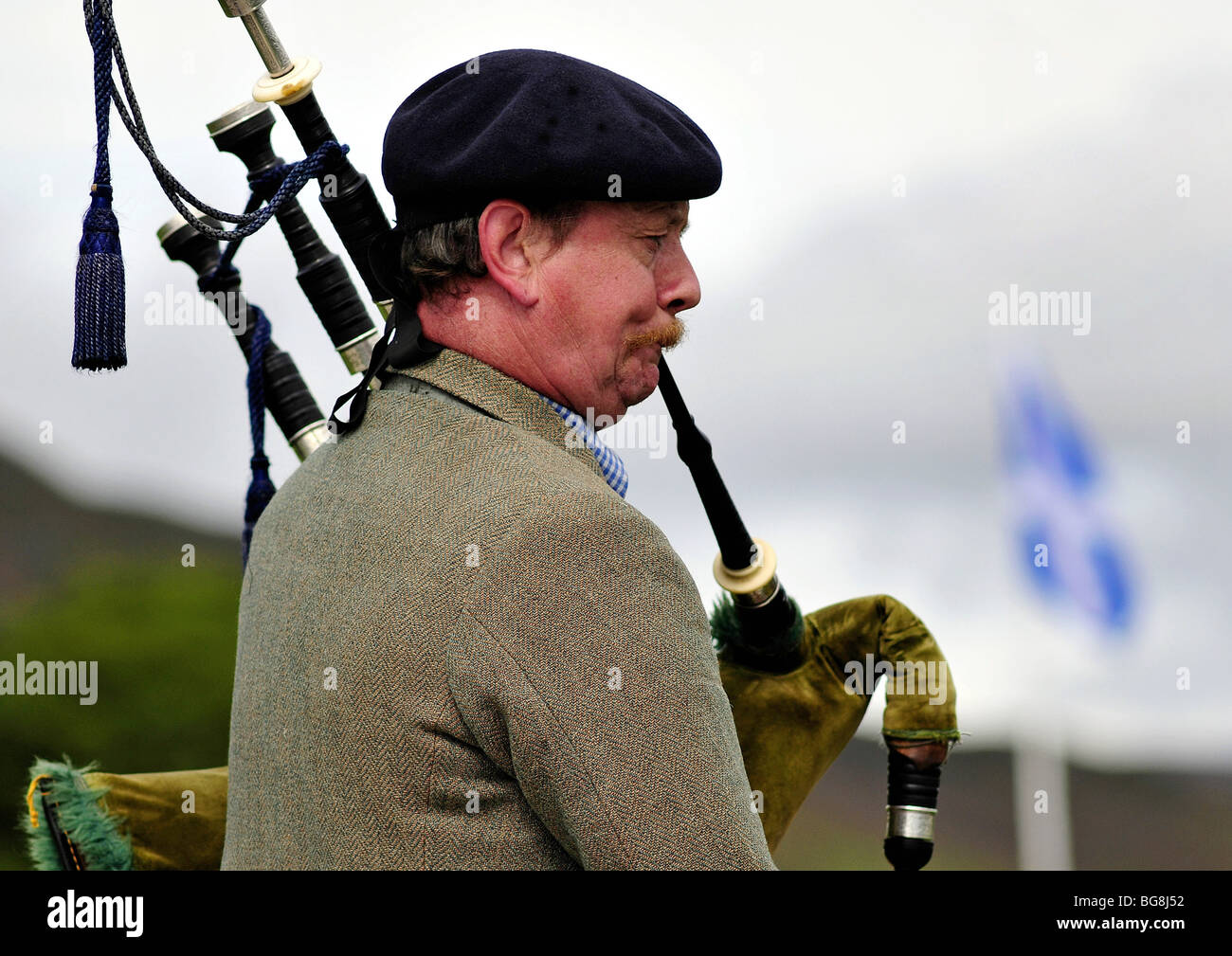 Scotland bagpipe player Stock Photo Alamy
