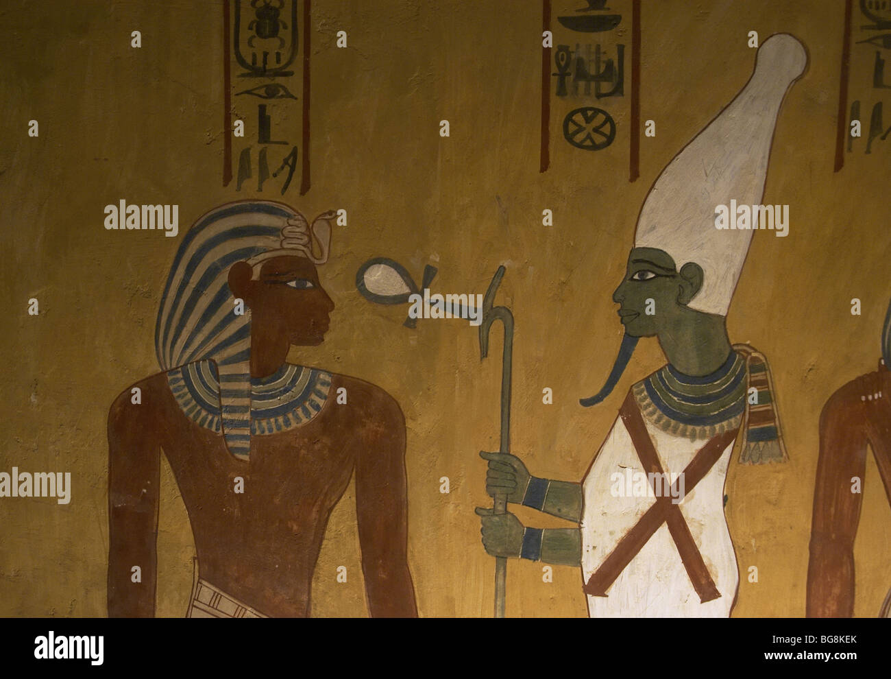 EGYPT. Tomb of Menjeperura or Thutmose IV. Osiris gives tha Pharaoh the key of life. Stock Photo