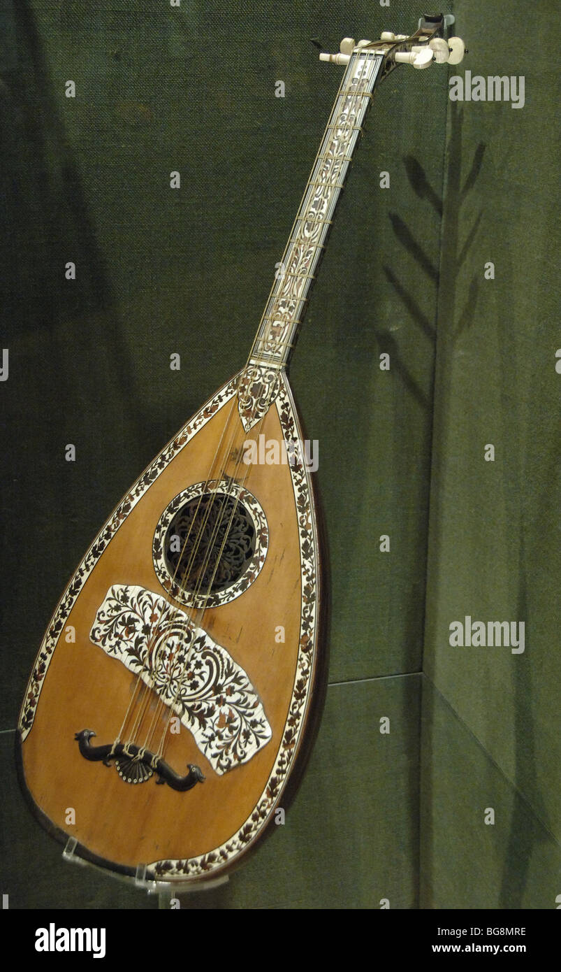 Lute instrument hires stock photography and images Alamy