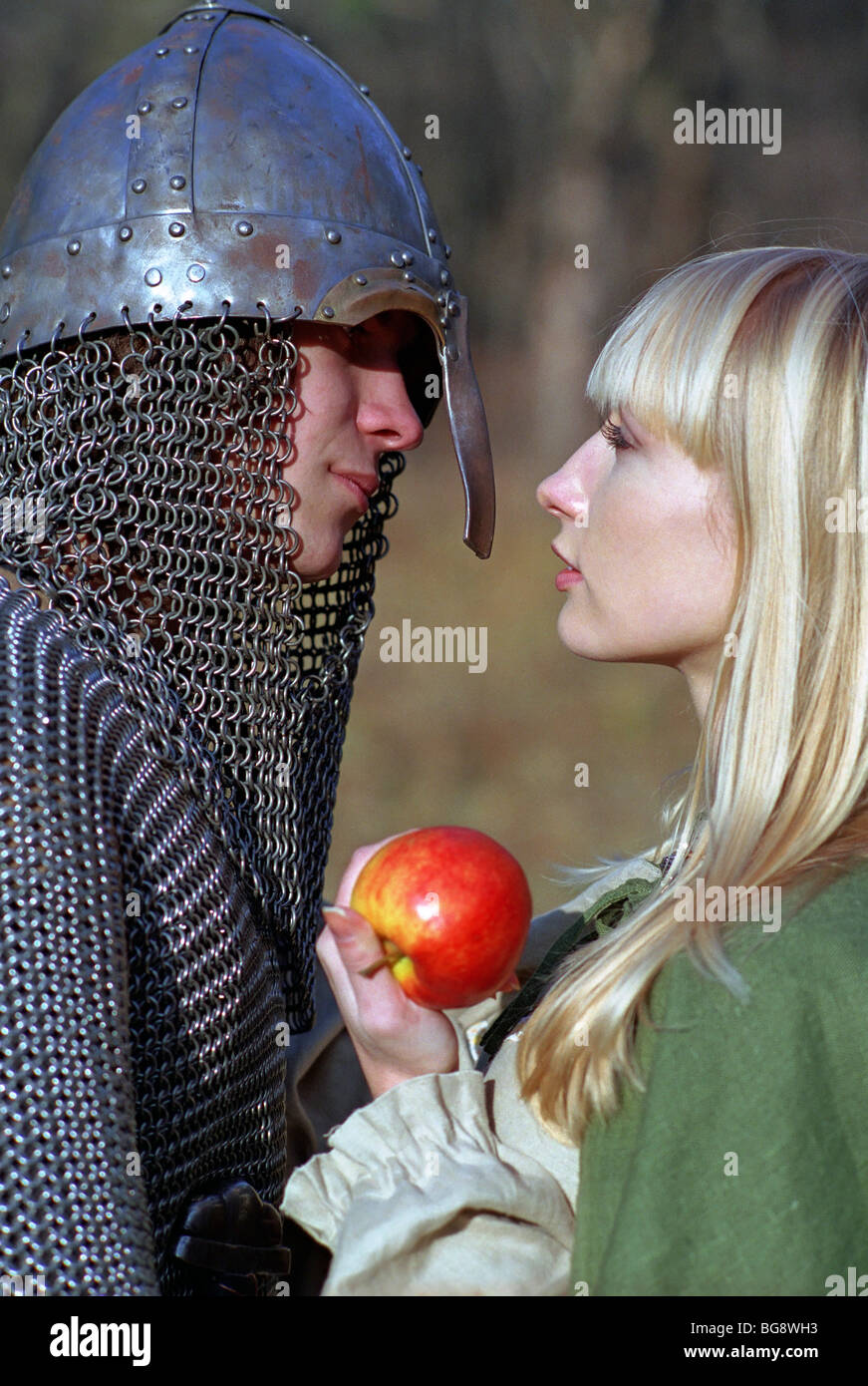Medieval couple dress hi-res stock photography and images - Alamy