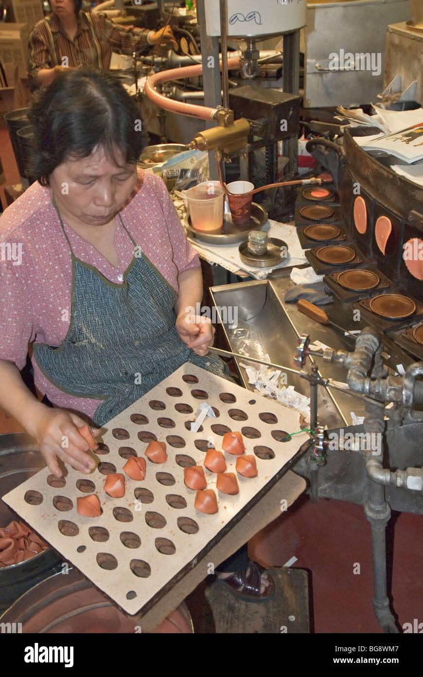 California San Francisco Chinatown Golden Gate Fortune Cookie Factory Stock Photo Alamy