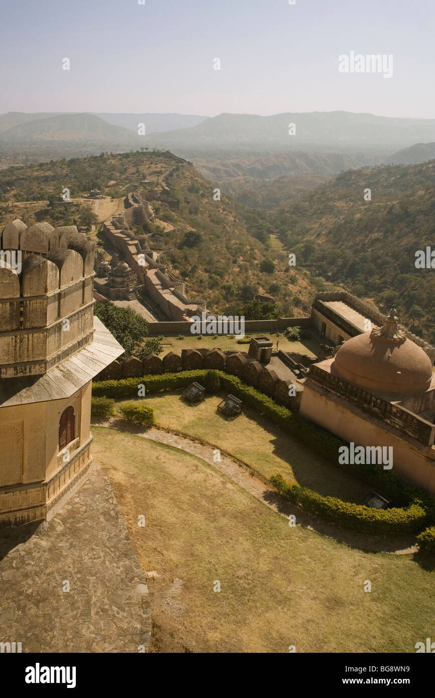 India Rajasthan Kumbhalgarh Fort & Aravalli hills Stock Photo