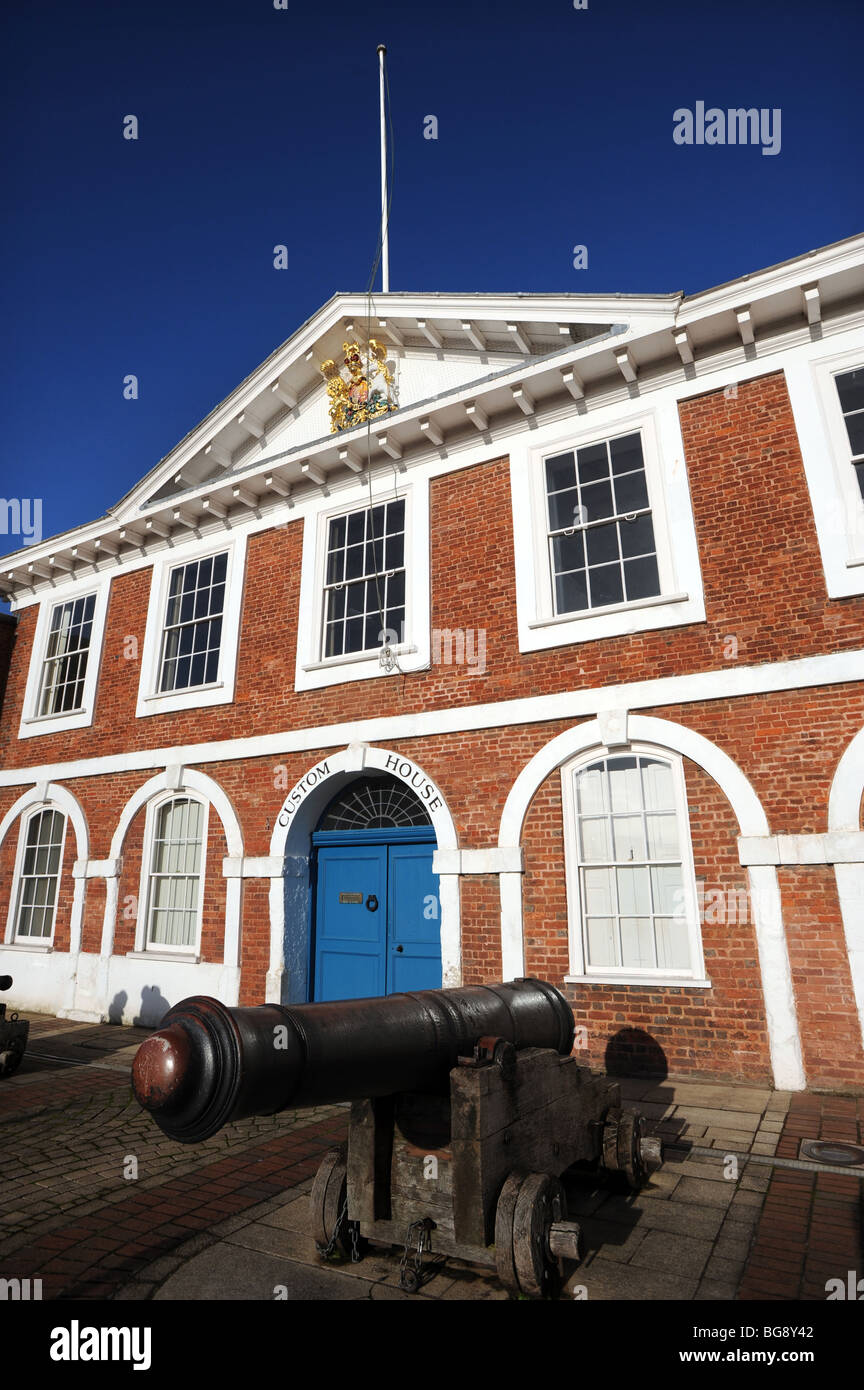 The Customs House on Exeter Quay Stock Photo Alamy